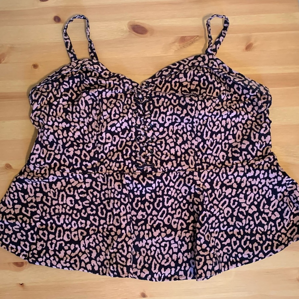 Torrid Pink Leopard Bengaline Lace-Up Peplum Top - Picture 6 of 13